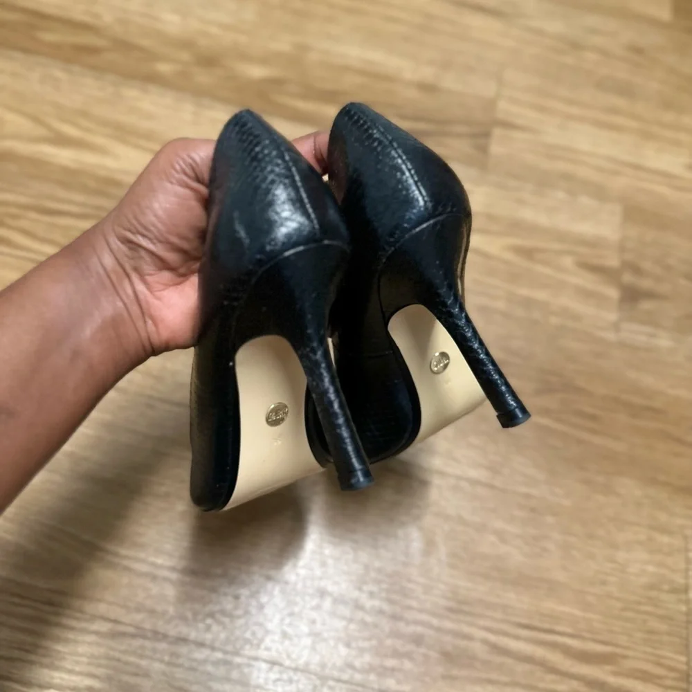 Zara black pointed toe shoes